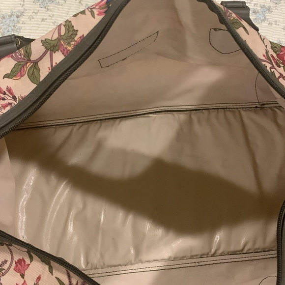 Laura Ashley Overnight Bag No 1 Floral matching Handles A Gorgeous must have Bag - Picture 9 of 11